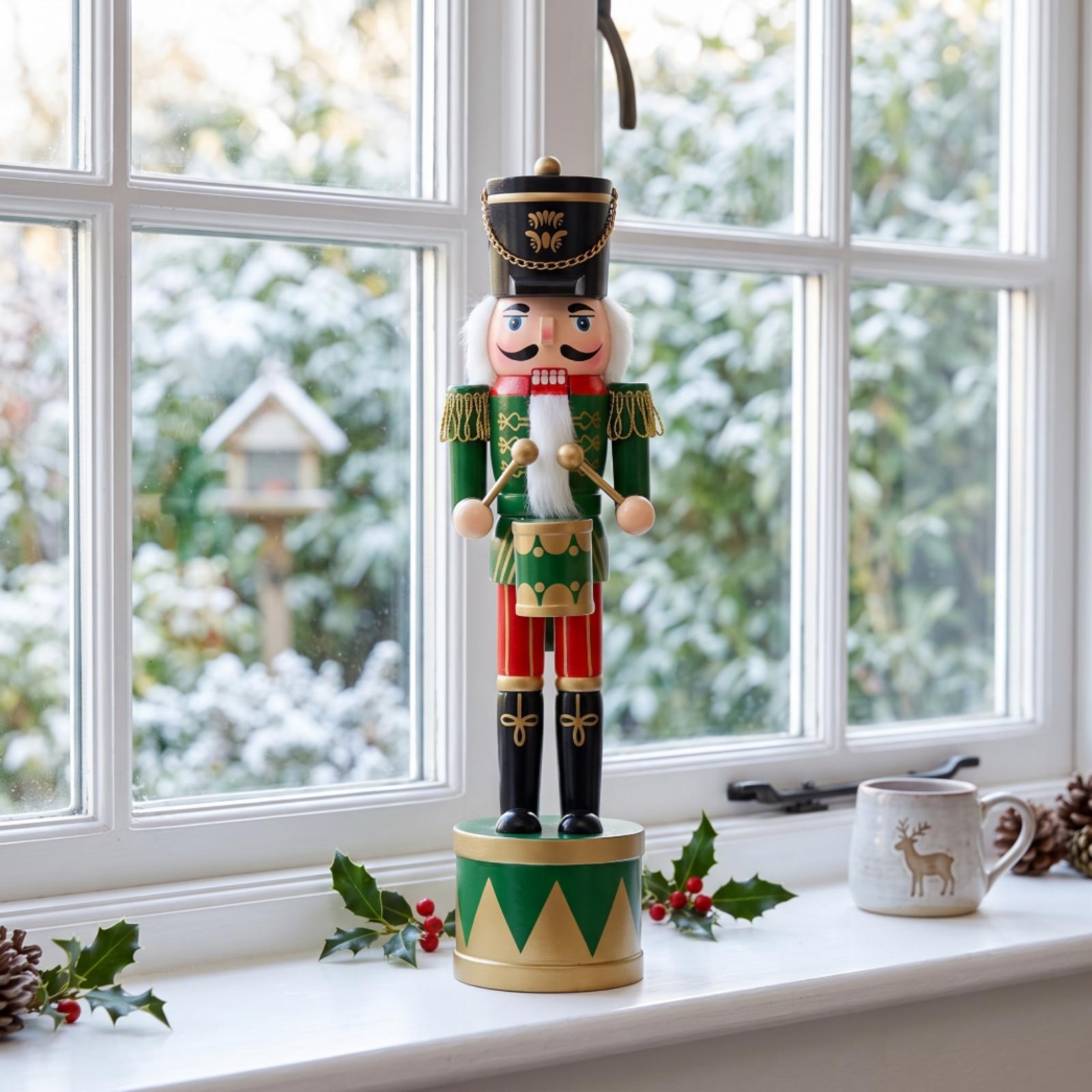 Nutcracker Soldier Wooden Figu - đánh giá và giá Nutcracker Figurine
